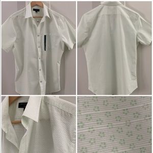 NWT Men’s EXPRESS button up collar shirt size Lg.